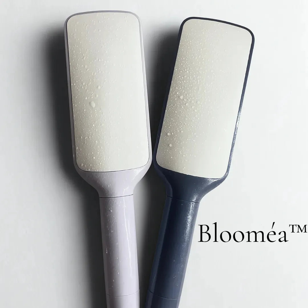 Blooméa™ HairLift – Self-Cleaning Rotating & Anti-Static Detangling Comb